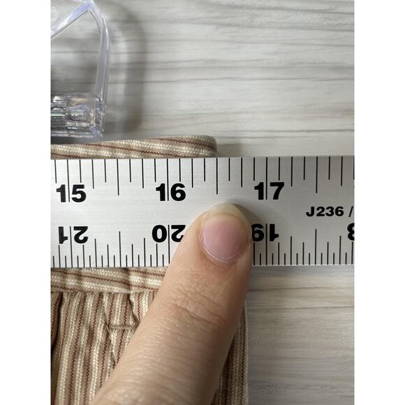 Talbots Capri Pants Womens 10P Petite Beige White Pinstripe Stretch Cotton - Picture 4 of 12